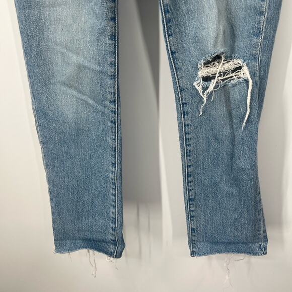 Madewell The Curvy Perfect Vintage Jeans in Coney Wash Destroyed Edition - Picture 5 of 10
